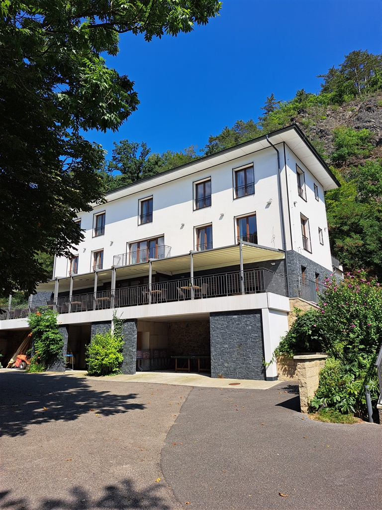 Hotel Mandát 9