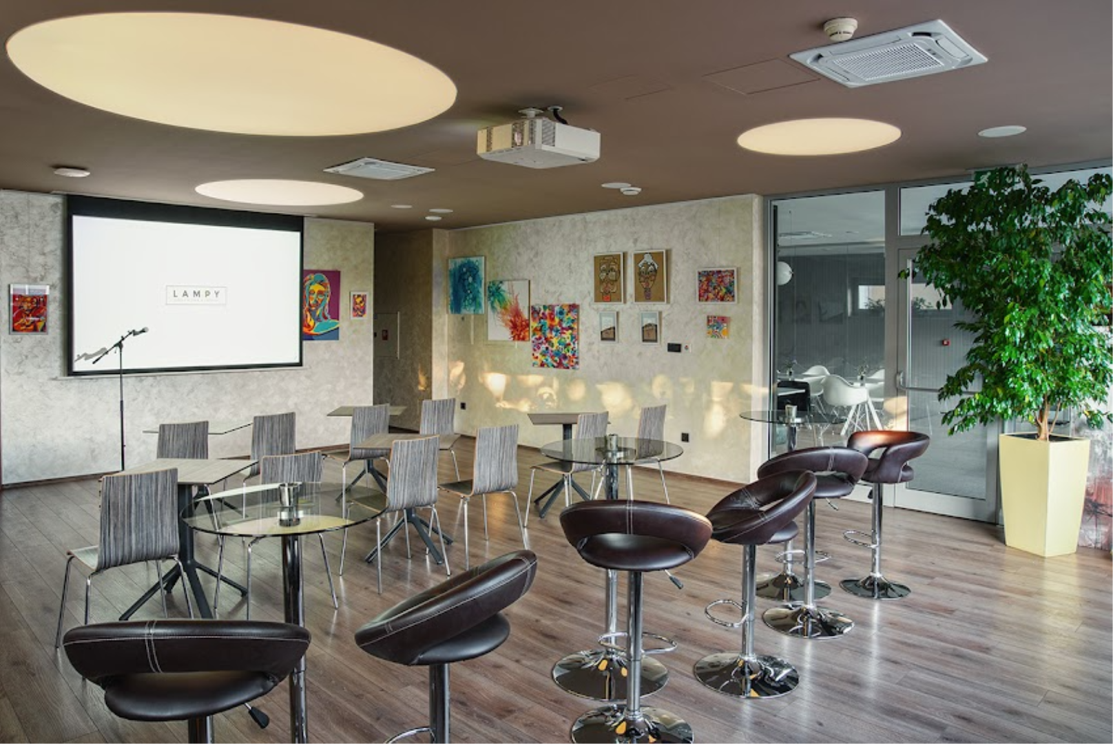 LAMPY culture & club & coffee 7