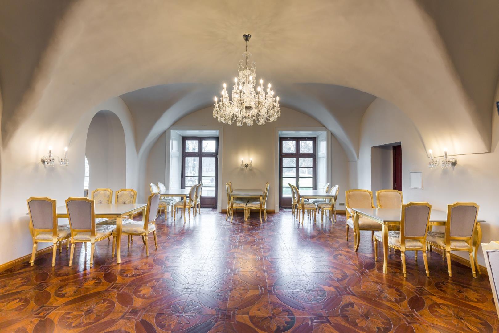Theresia Chateau 9