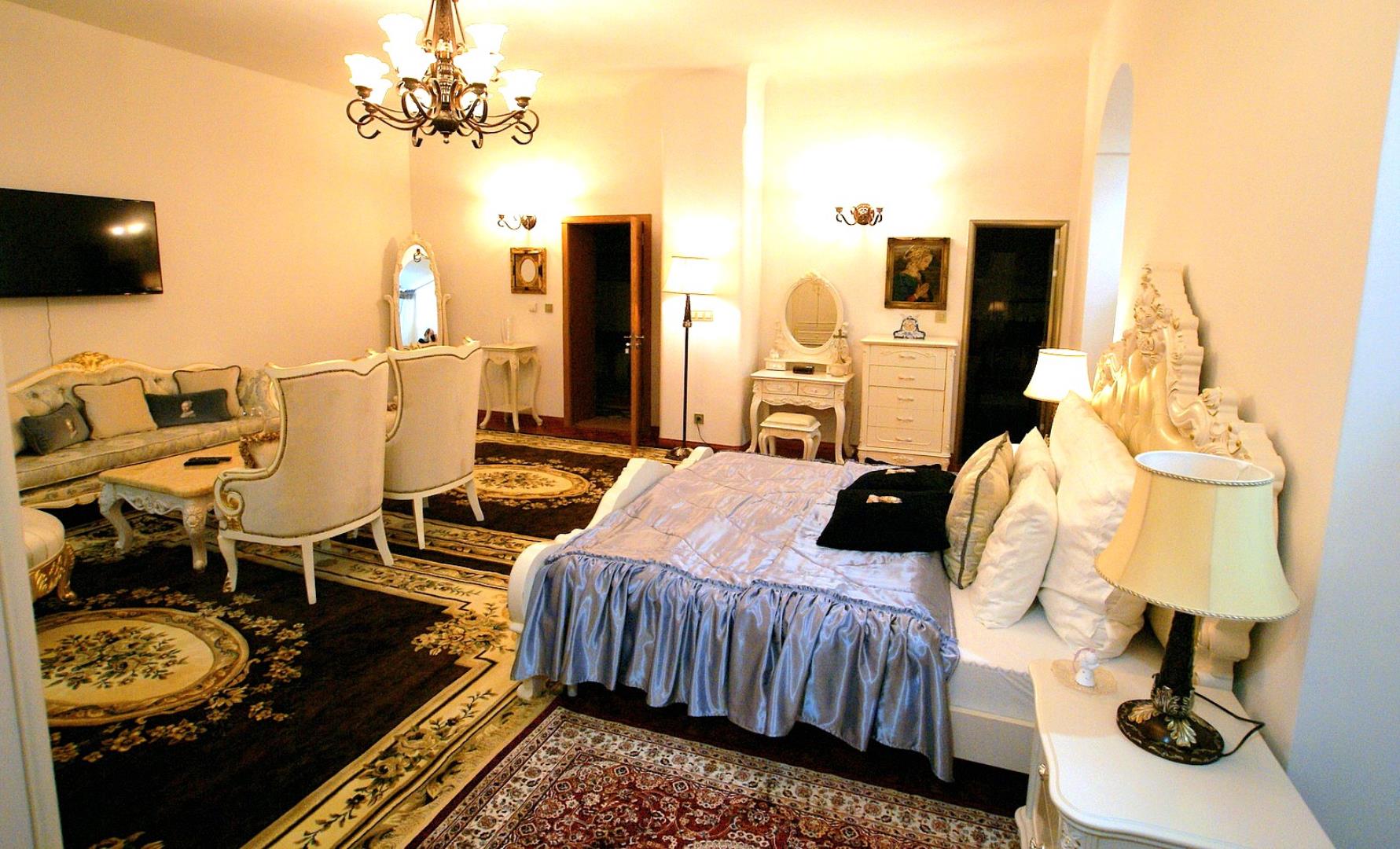 Theresia Chateau 7