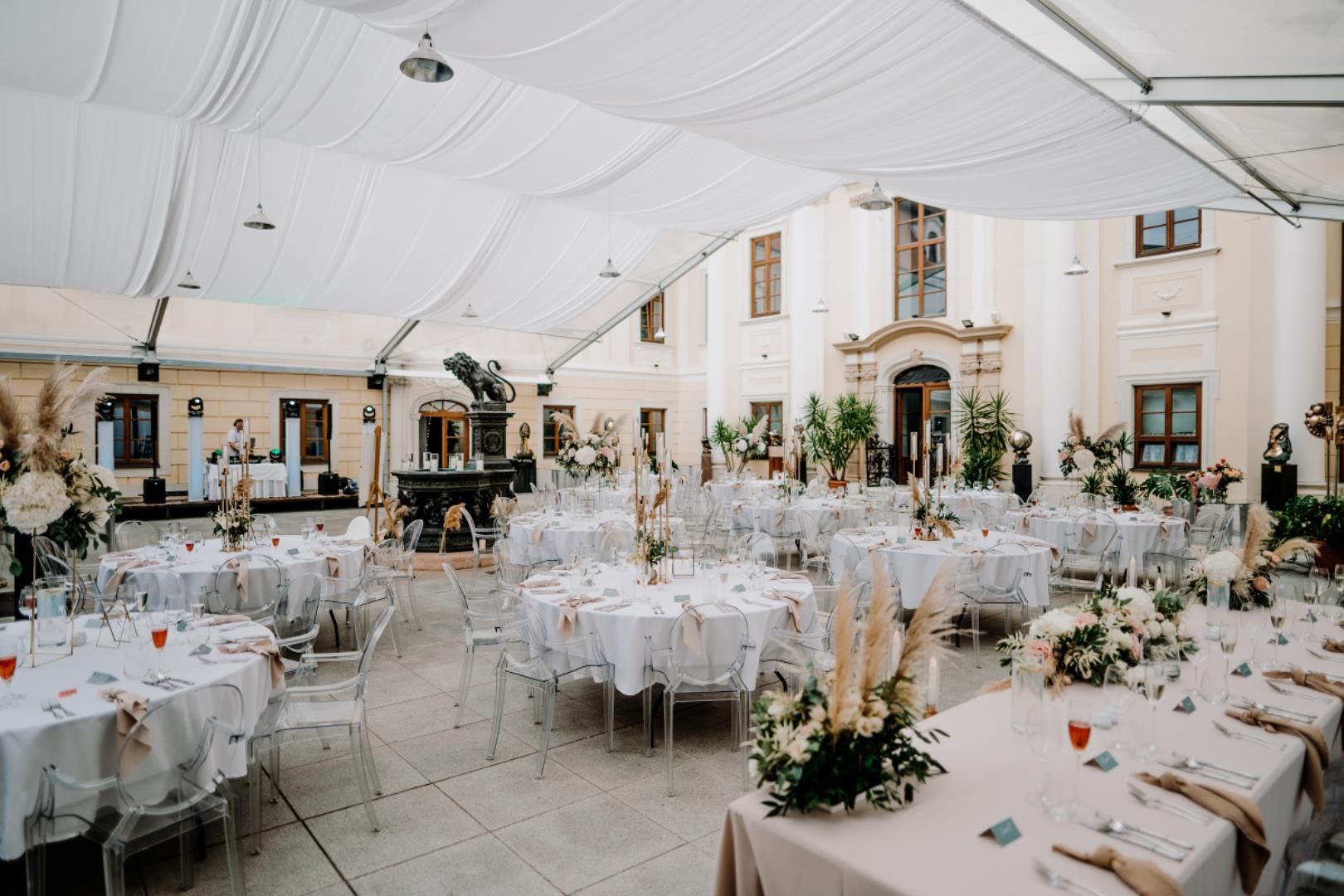 Theresia Chateau 12