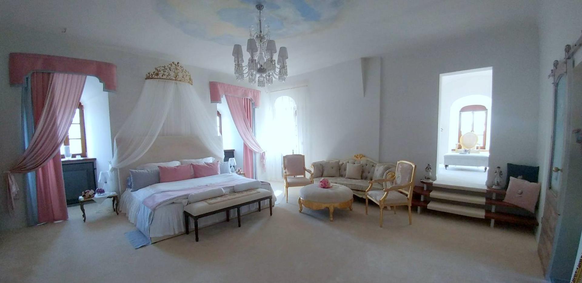 Theresia Chateau 8