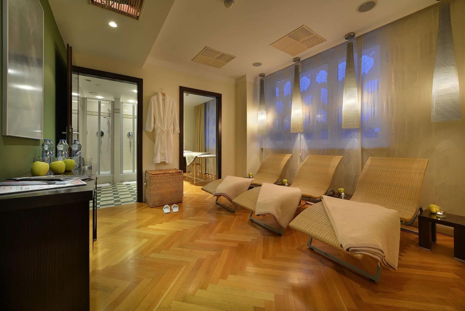Apollo Hotel Bratislava 6