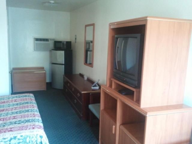 Aaron Motel 6