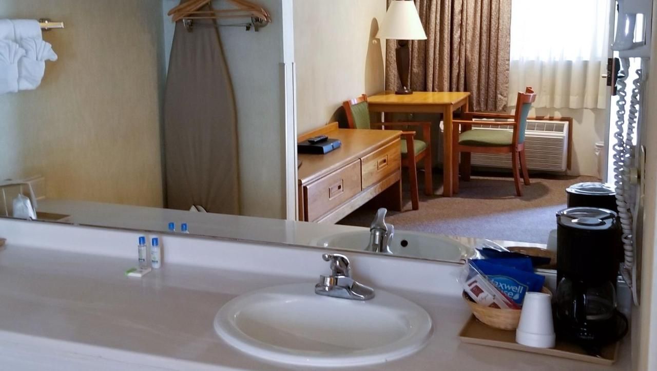 Magnuson Hotel Ely 6