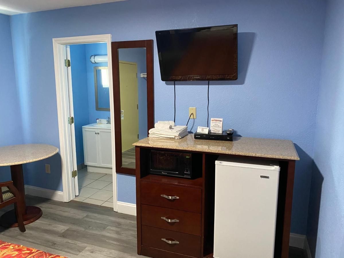 Red Carpet Inn & Suites Wrightstown 7