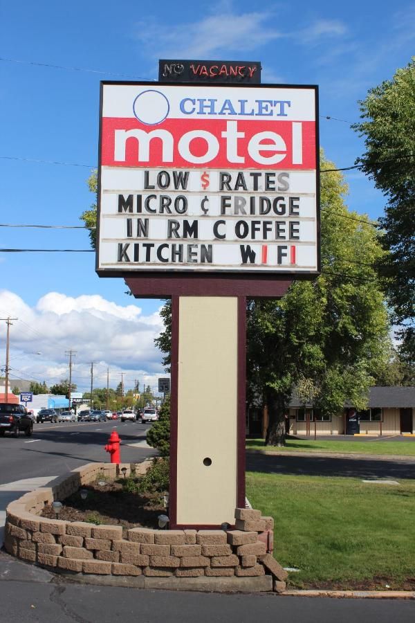 Chalet Motel 9