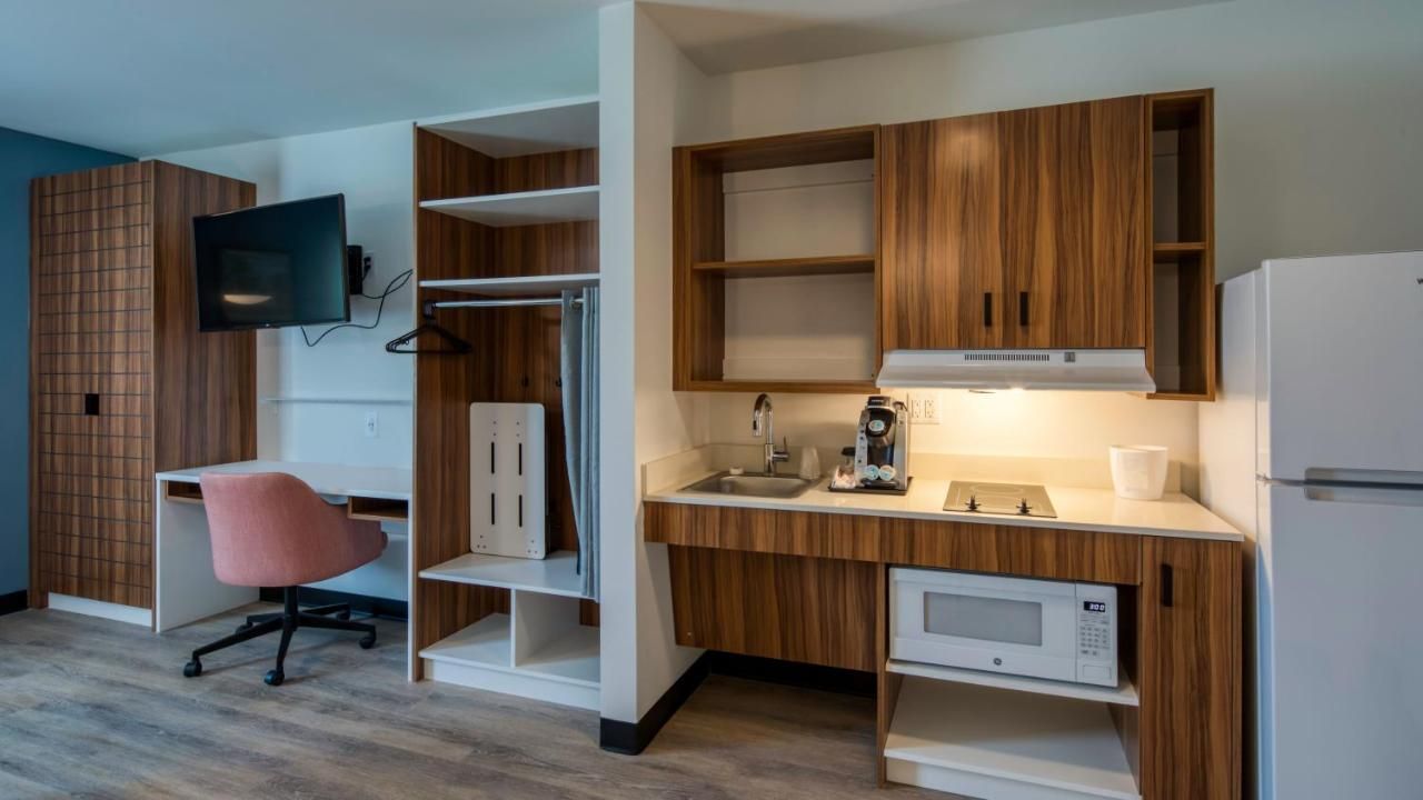 Uptown Suites Extended Stay Miami FL – Homestead 6