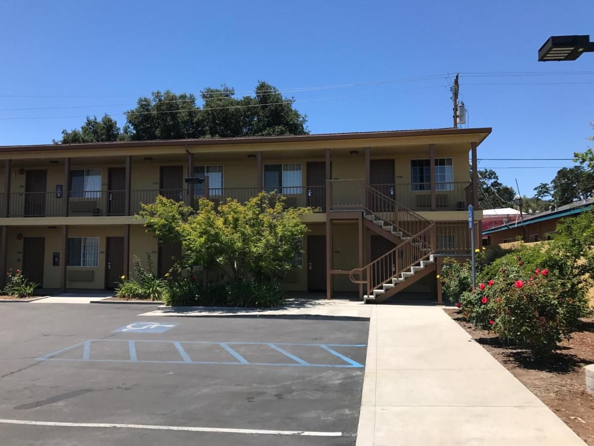 Budget Inn 10