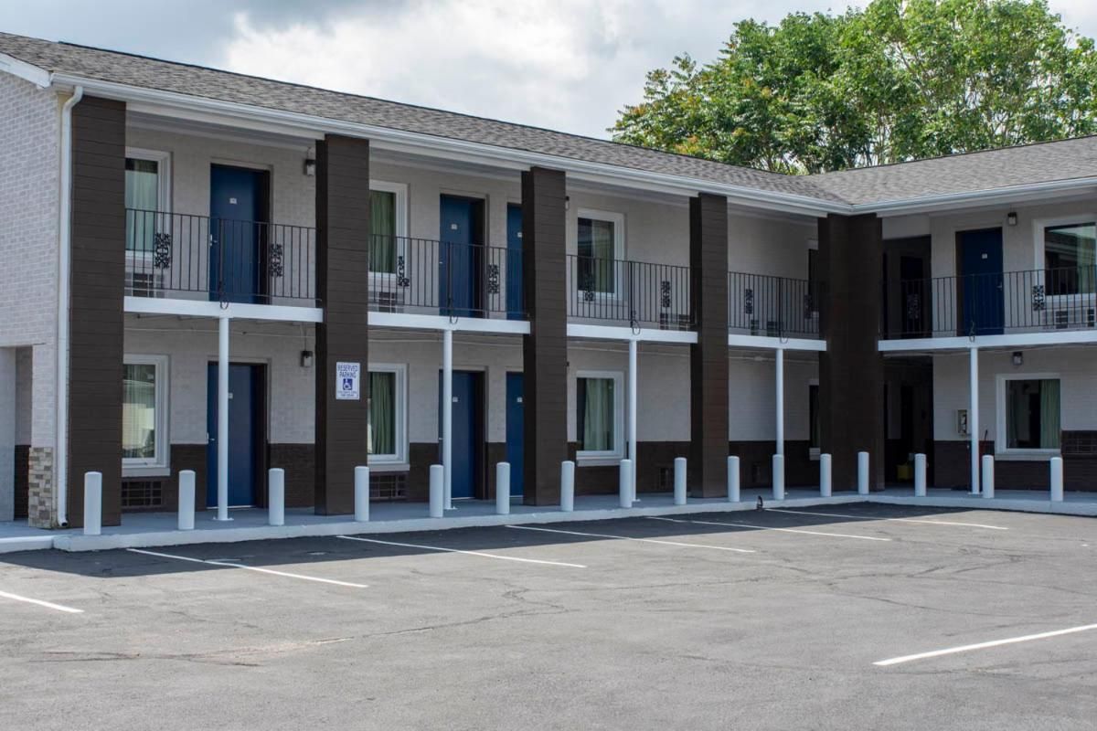 SOUTHERN STAR INN 9