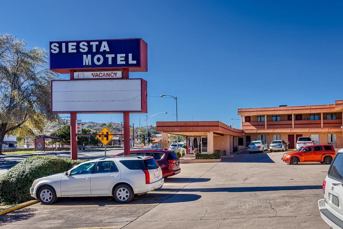 Siesta Motel 9