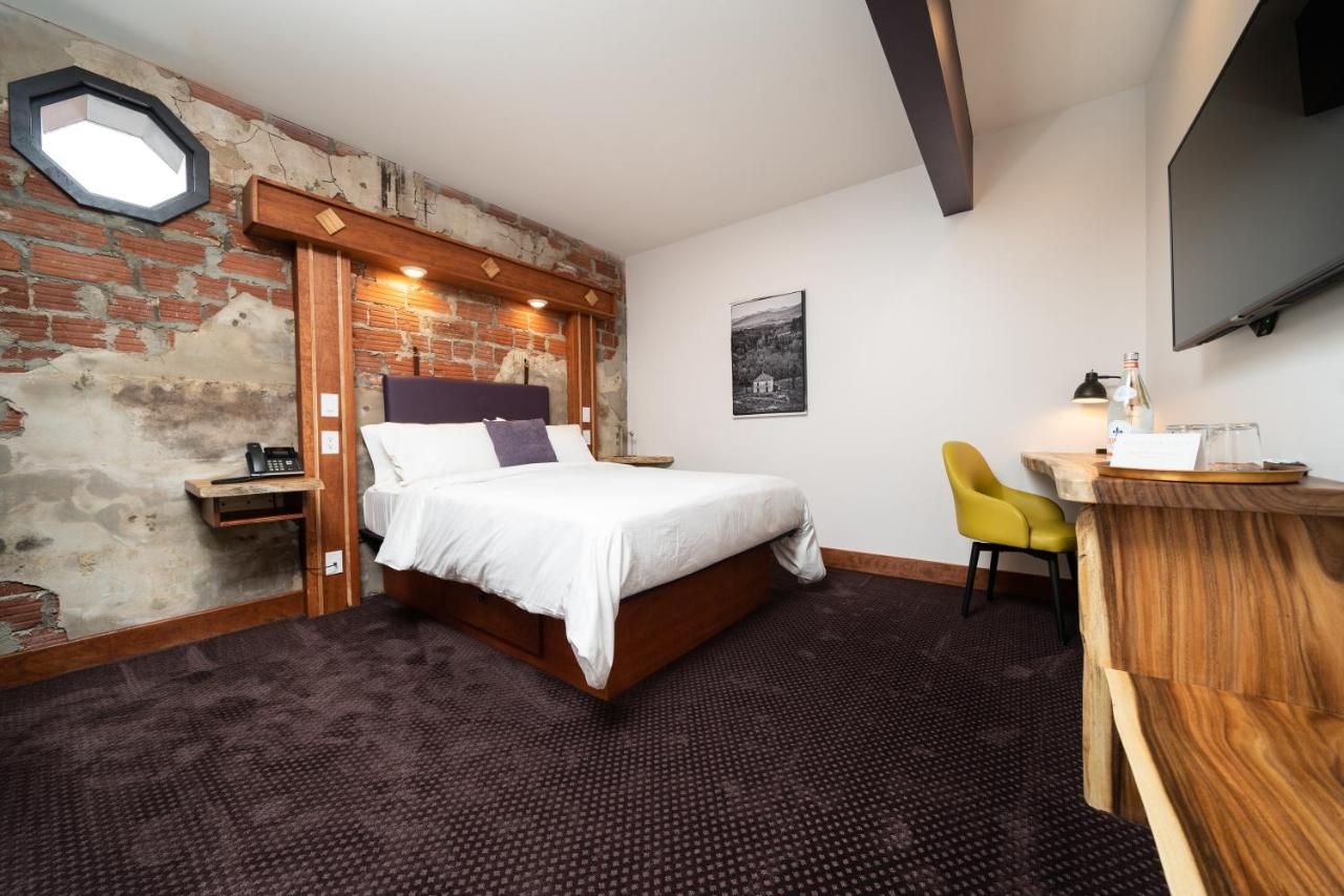 The Horton Hotel 9