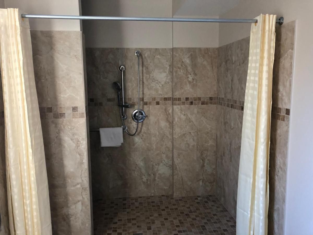 American Inn 10
