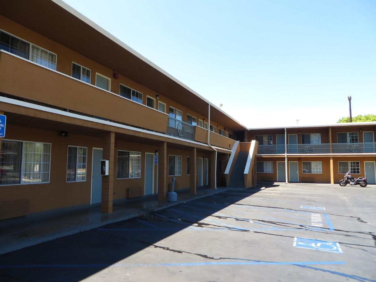 American Inn 7