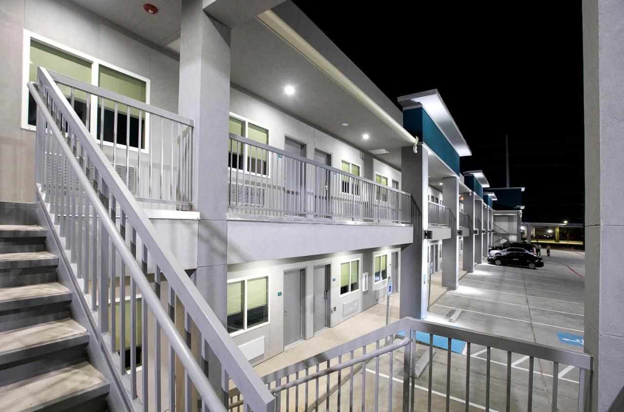 Express Inn 6