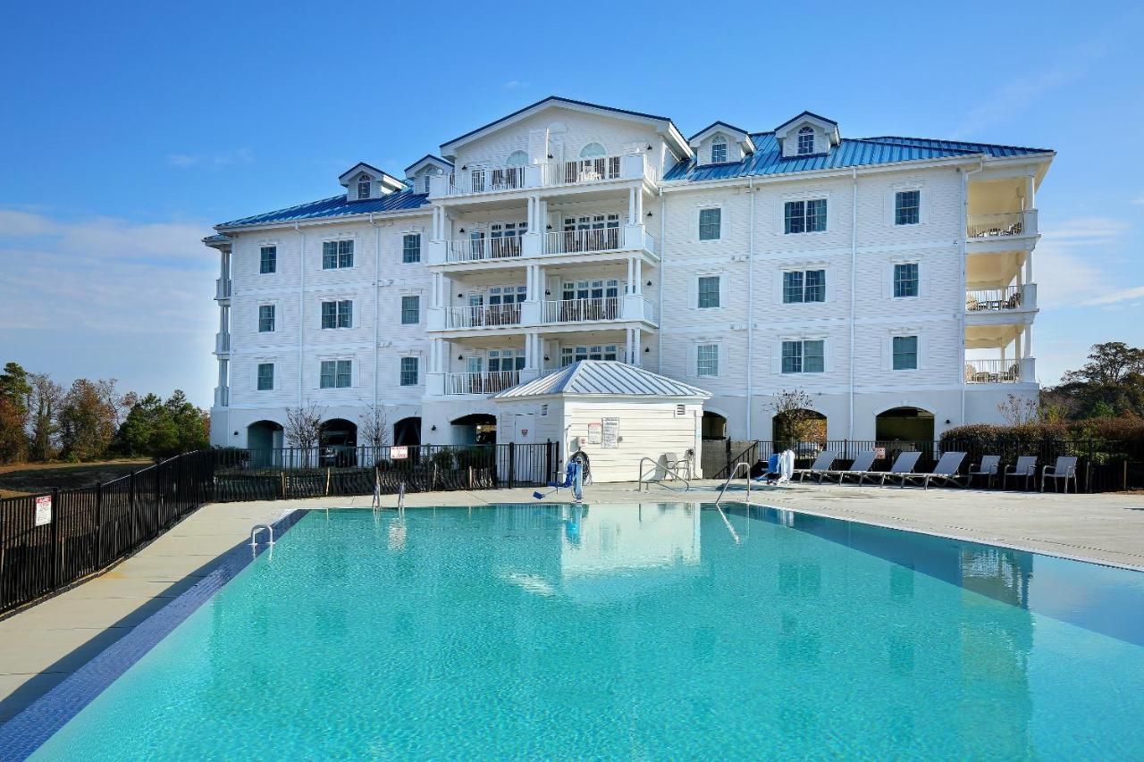 Waterside Resort 10
