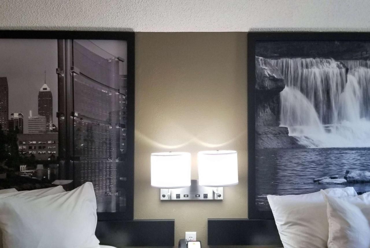 Super 8 by Wyndham Brownsburg 6