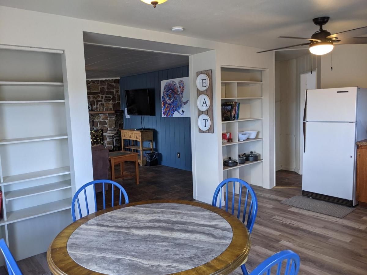 Slackwater Inn 8
