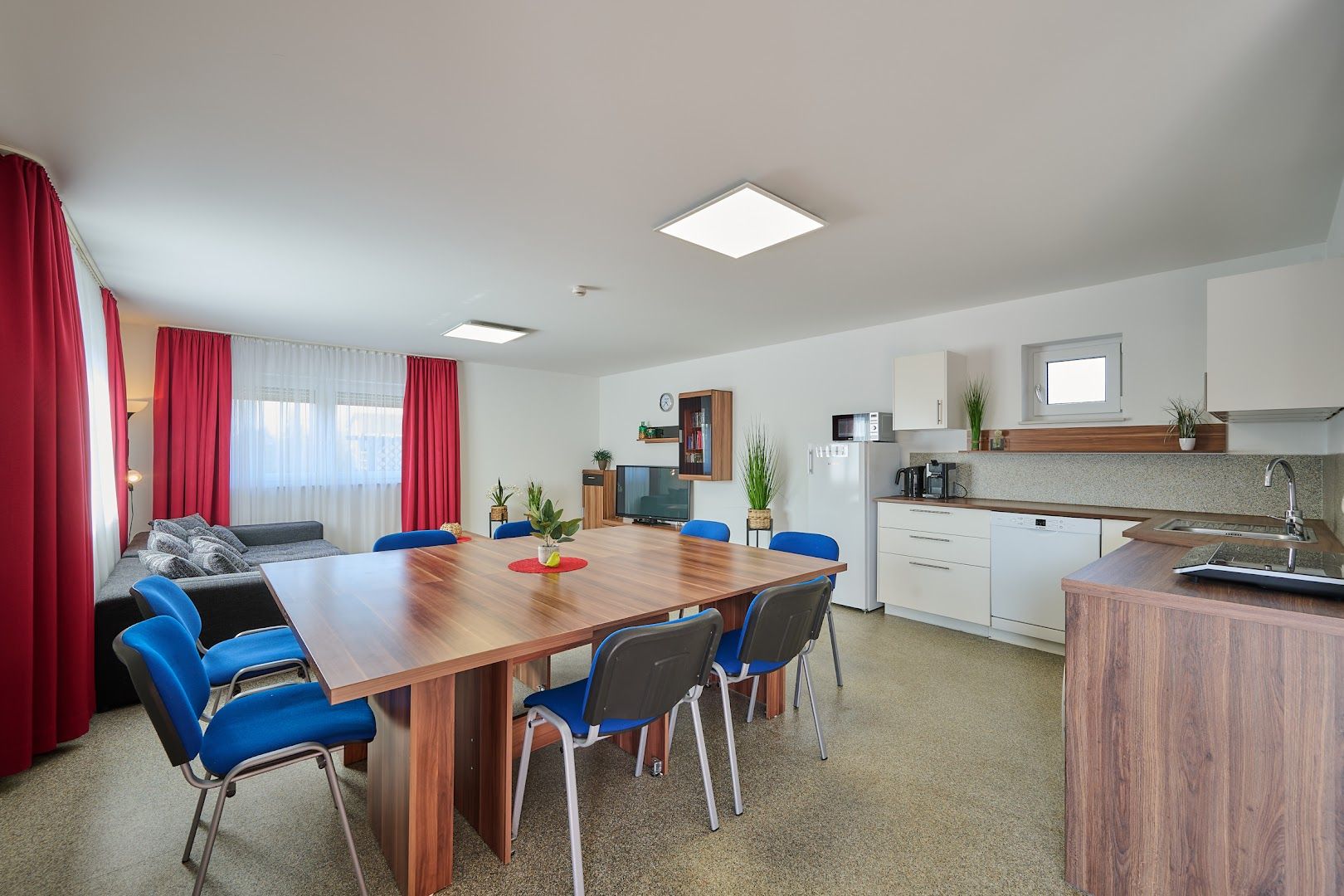 Sunny Hotel Regenstauf 6