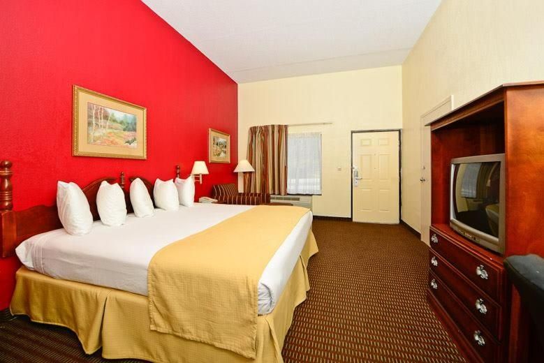 Manchester Heritage Inn & Suites 10