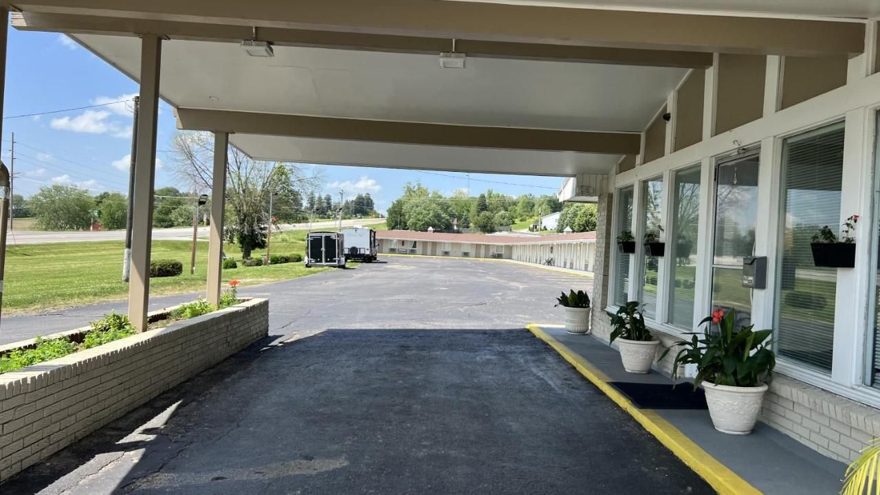 Capri Motel 9