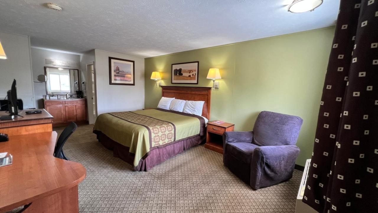 Capri Motel 6