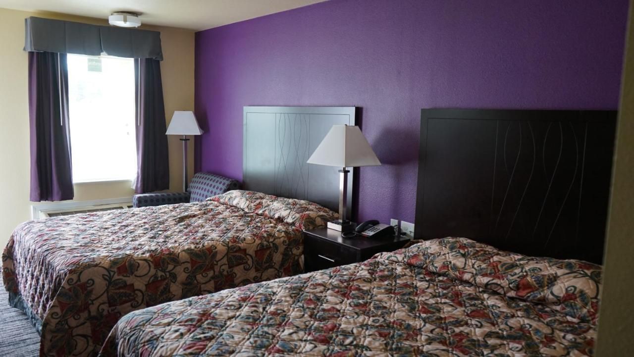 Village Motor Inn 9