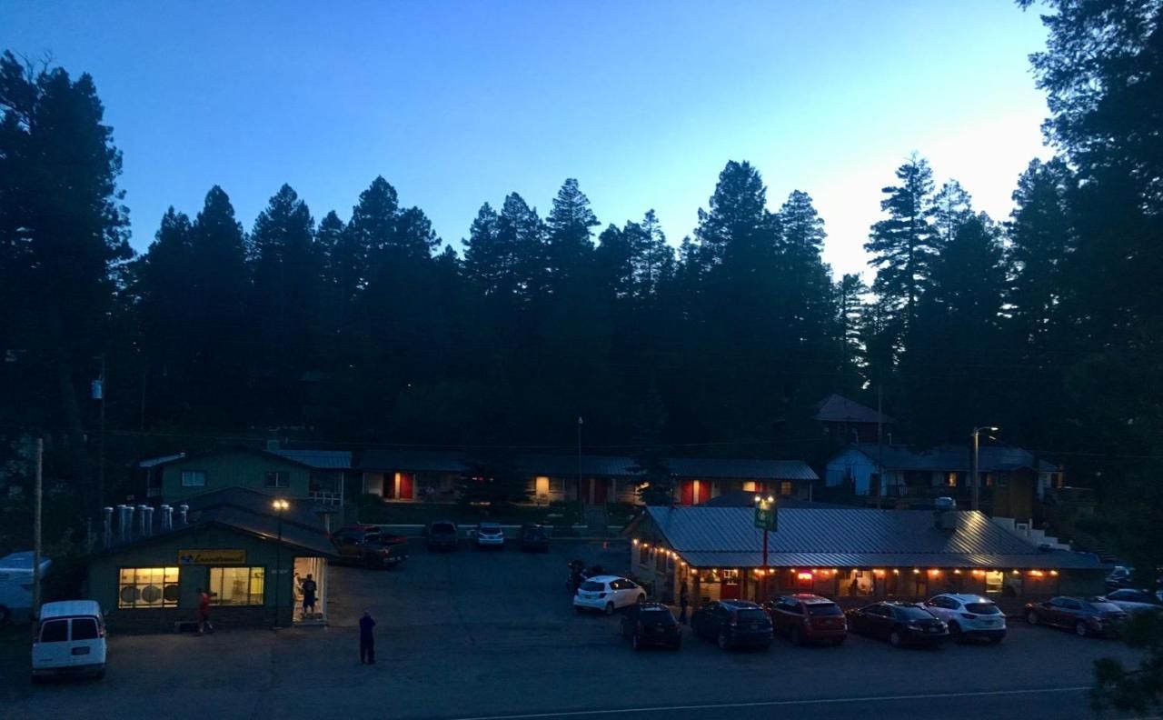 Dusty Boots Motel & Cafe 10