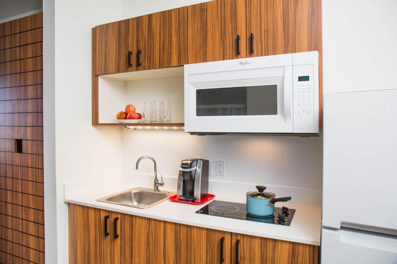 Uptown Suites Extended Stay Austin TX - Round Rock 6