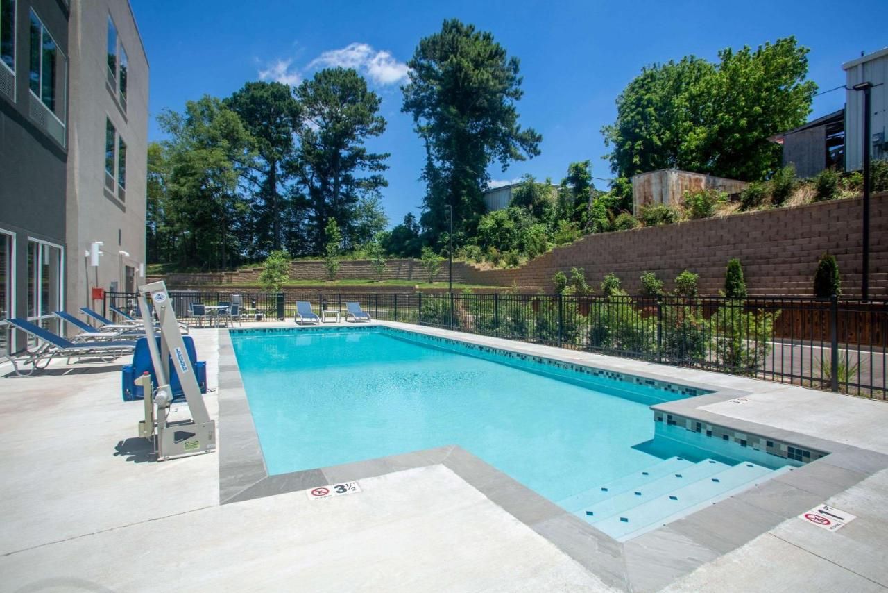 La Quinta Inn & Suites by Wyndham Oxford 8