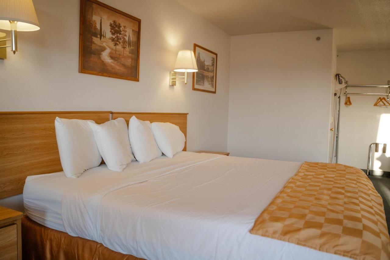 Haysville Express Inn 8