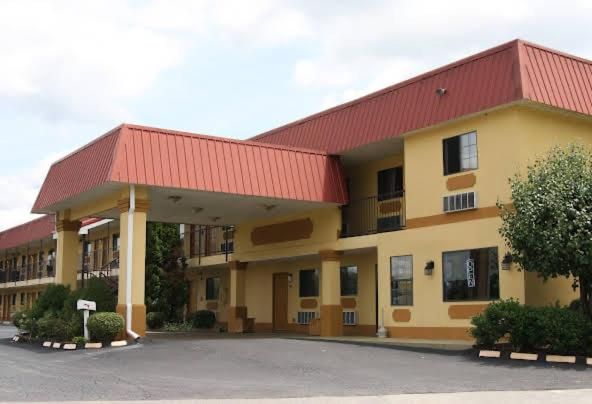 Express Inn & Suites 8