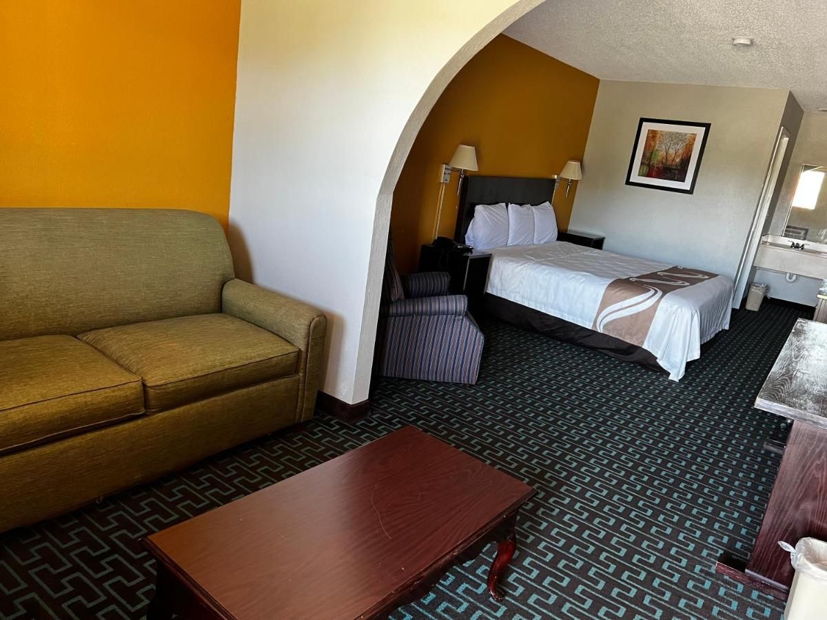 Express Inn & Suites 6
