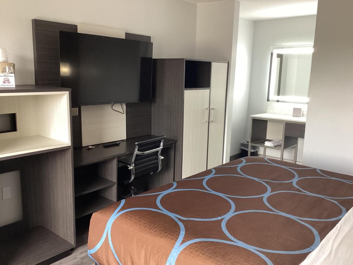 Super 8 by Wyndham Baltimore Northwest 10