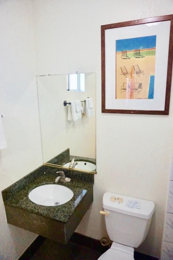 Satellite Motel, Los Angeles - LAX 8