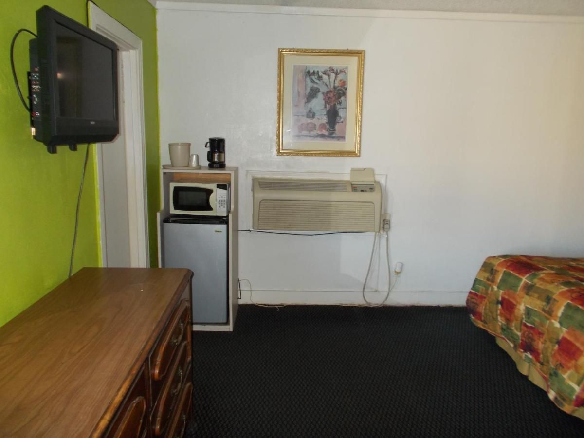 Hillside Motel 6