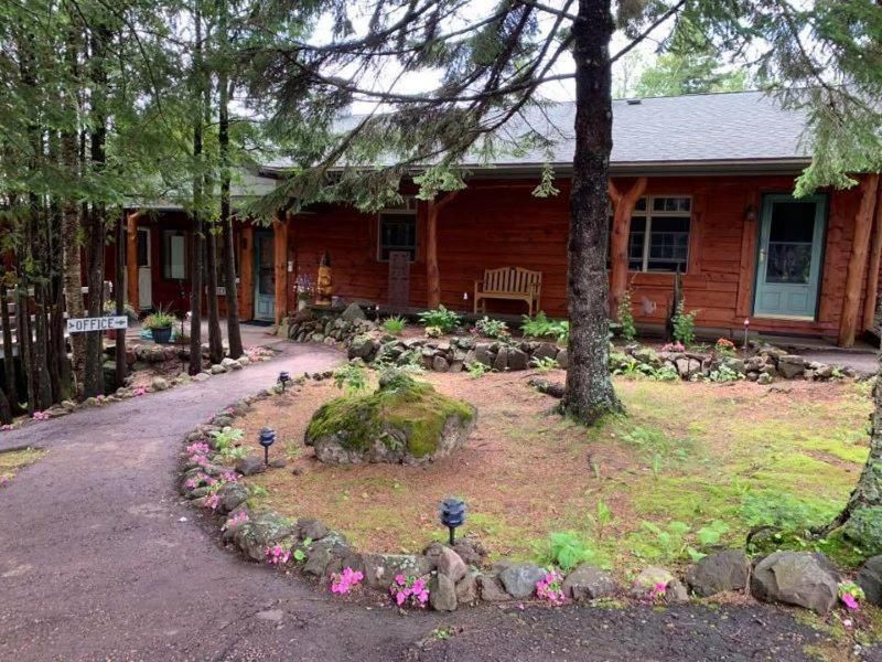 Thomsonite Inn on Lake Superior 8