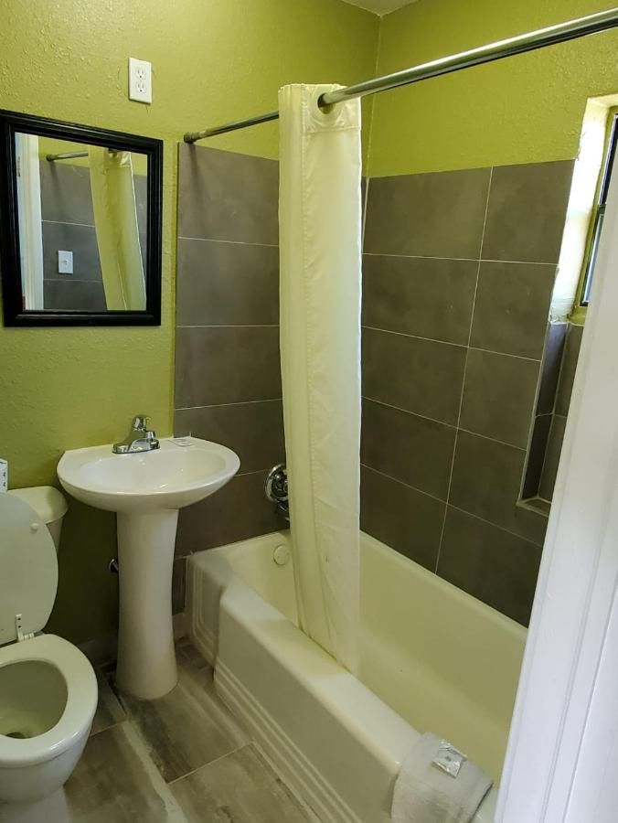 Travel Inn Daytona 8