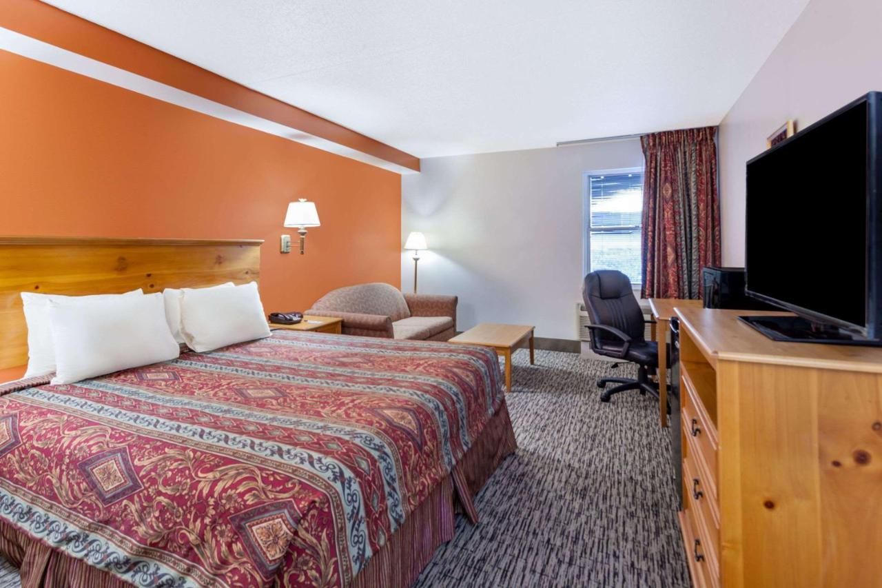 Travelodge by Wyndham Winchester 8