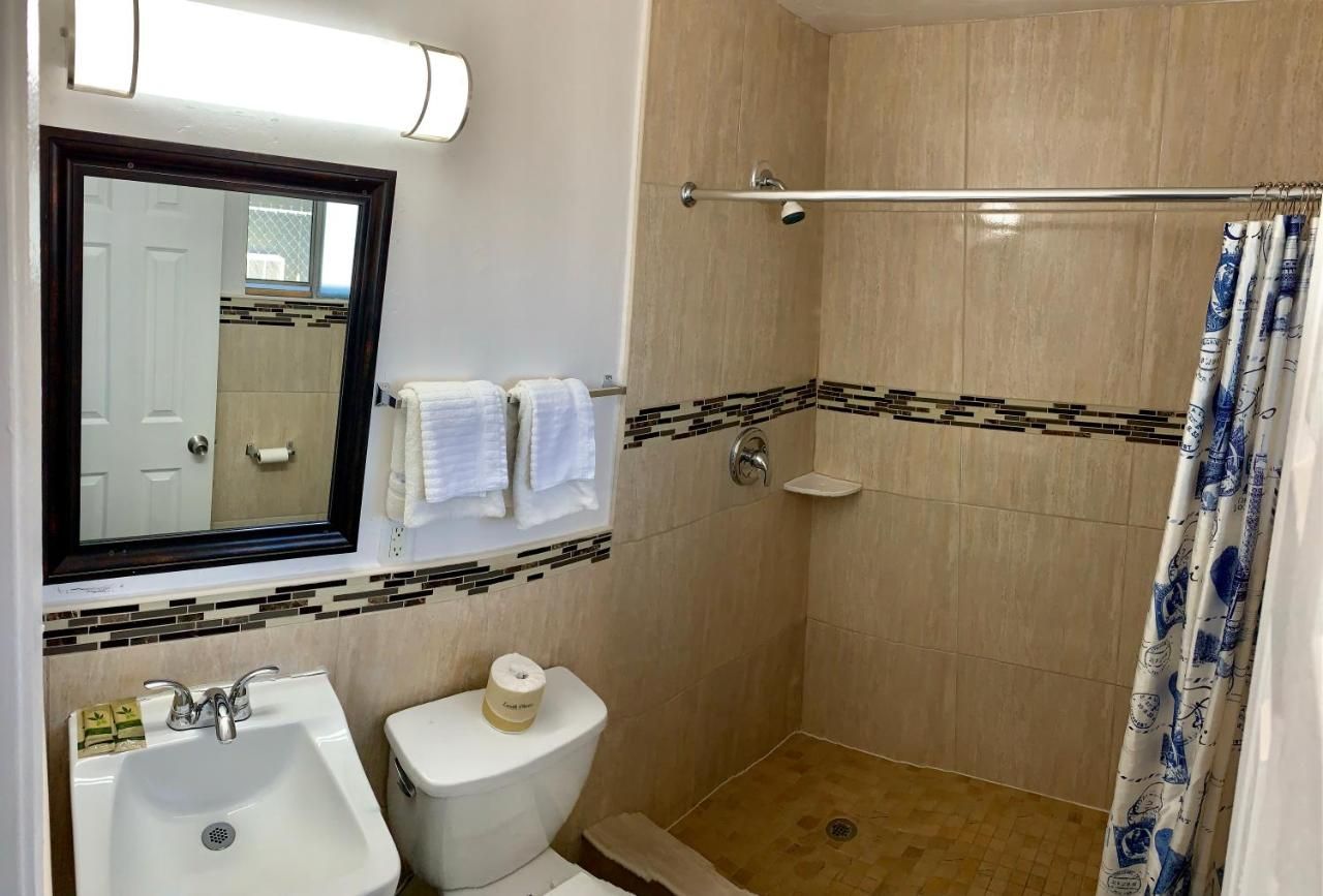Walden Motel 6