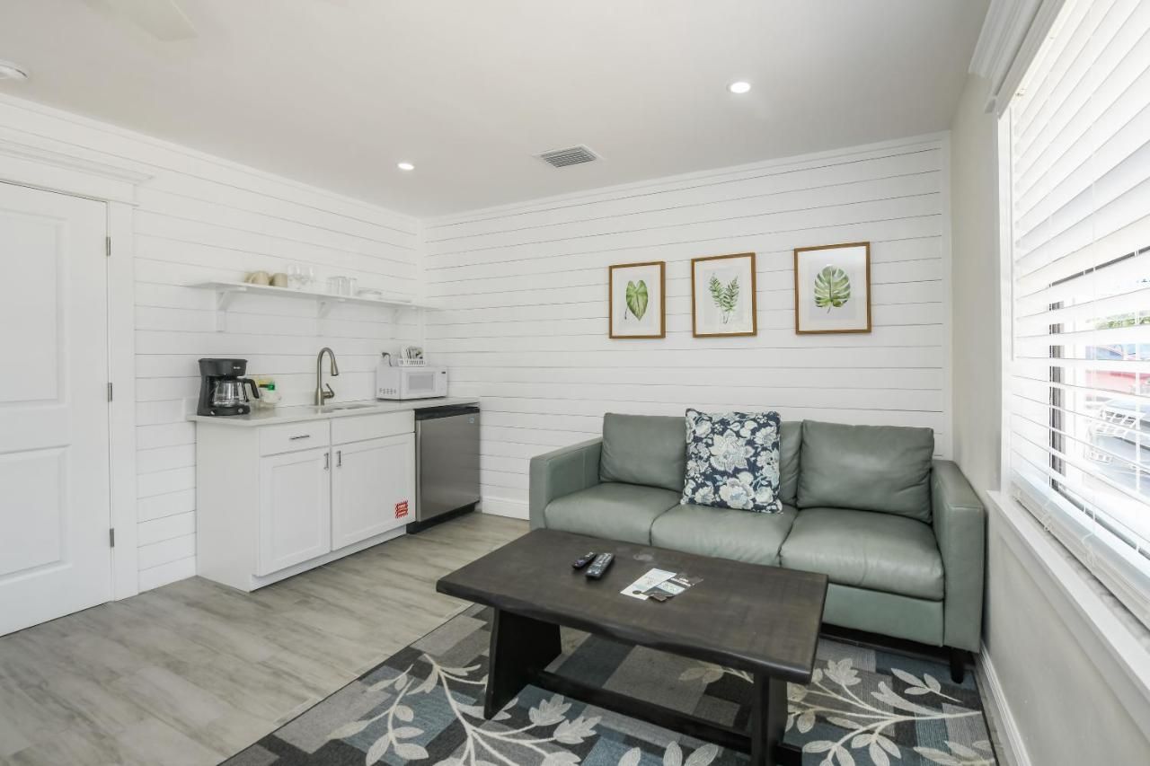 The Retreat at Anna Maria Island Inn 6
