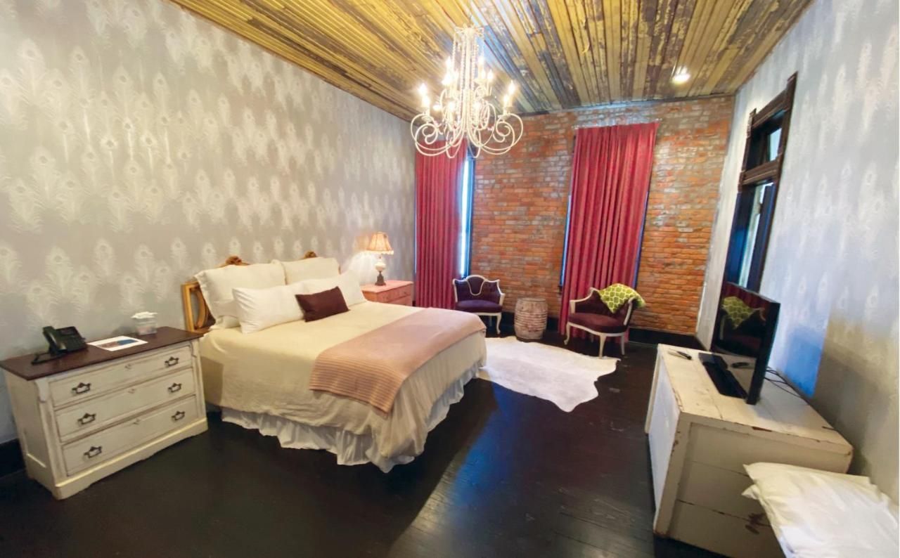 Mulberry Inn 9