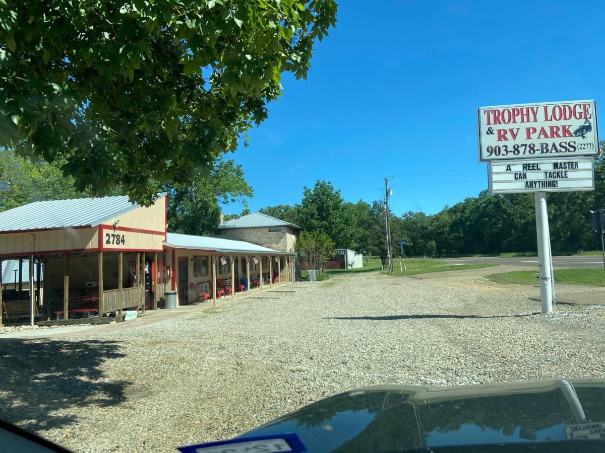 Reel Inn and Lodge 9
