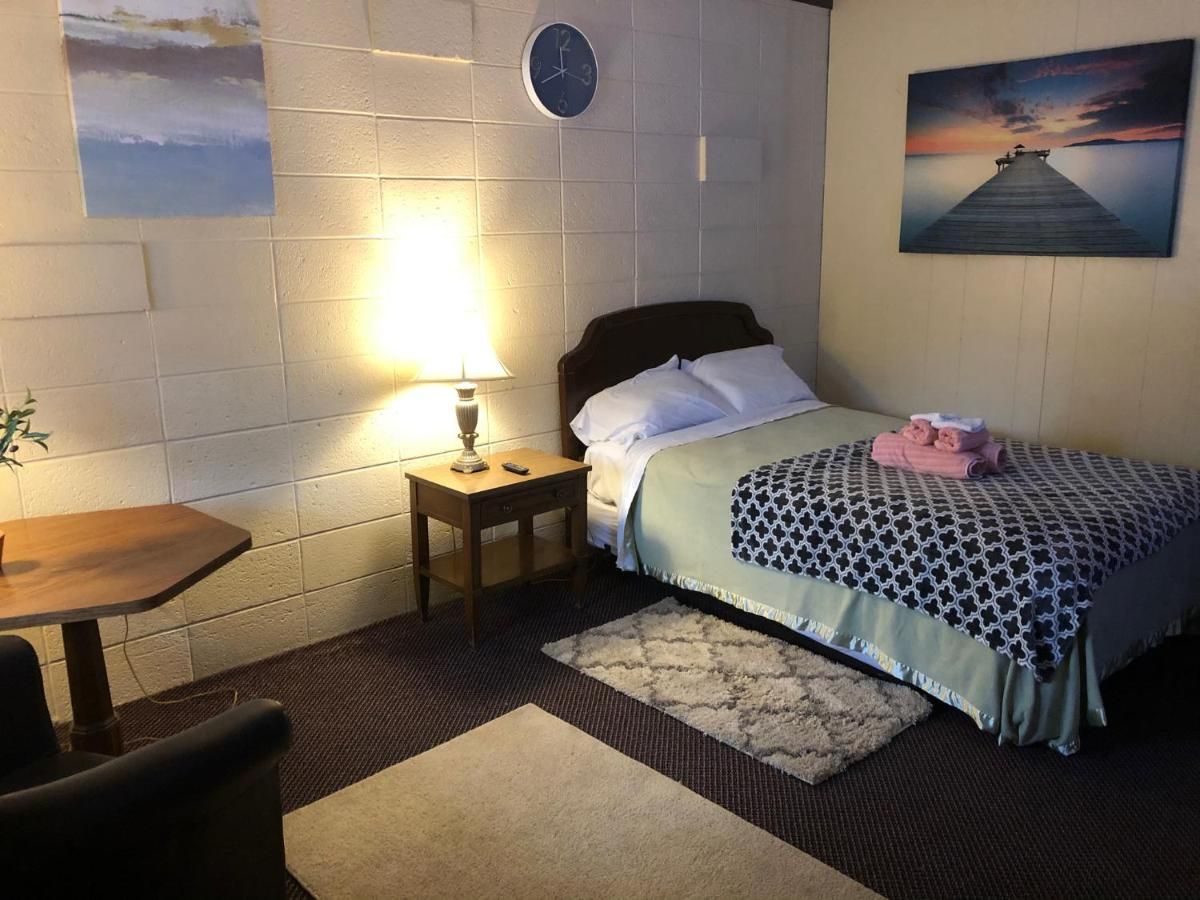 Rolling Hills Motel 6