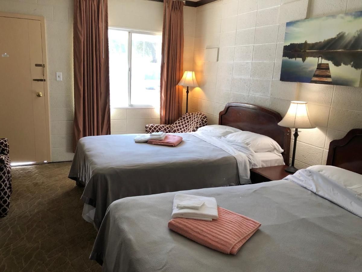 Rolling Hills Motel 8
