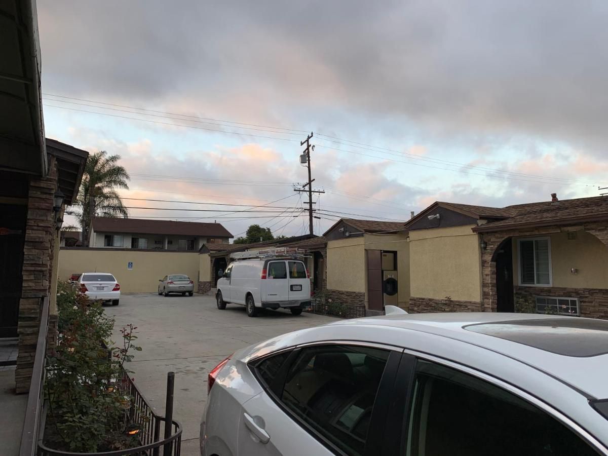 Apache Inn 10