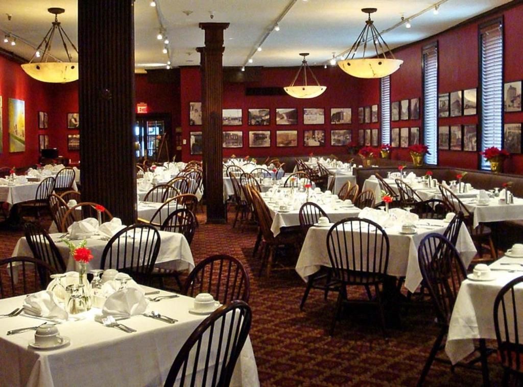 Penn Wells Hotel 10