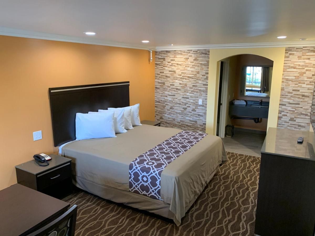 Industry Inn & Suites 8