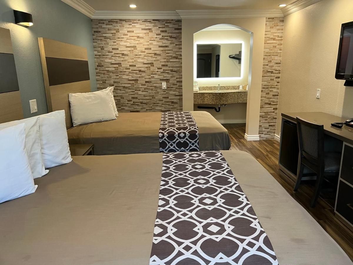 Industry Inn & Suites 6