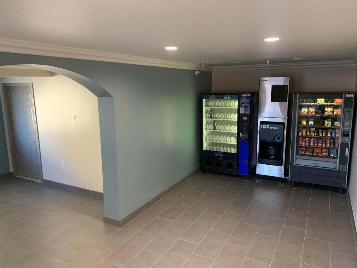 Industry Inn & Suites 10